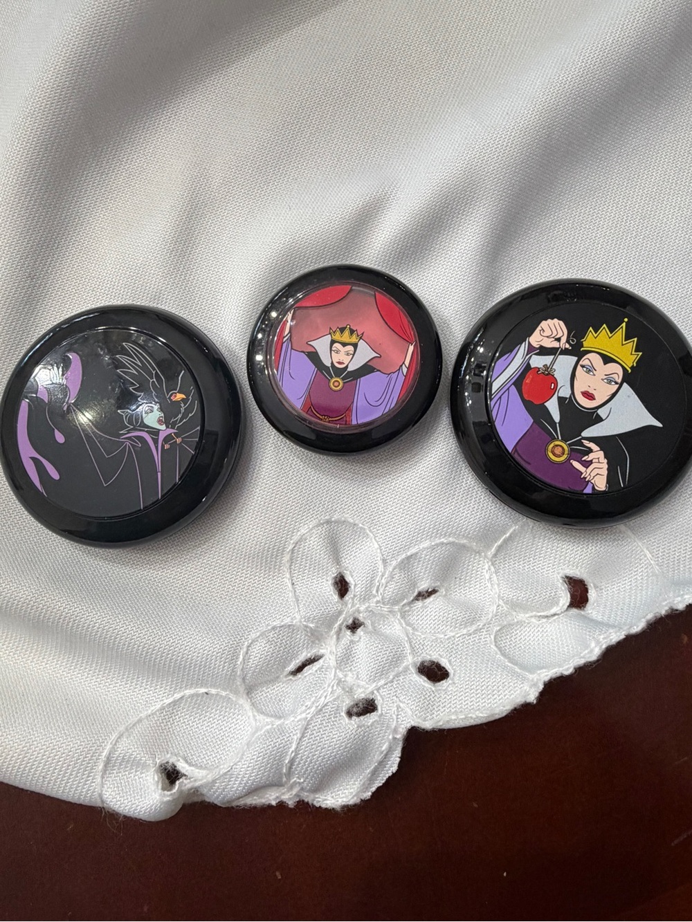 MAC Cosmetics Villain Queen blushes Trio - Black, Purple & Red - Picture 2 of 4